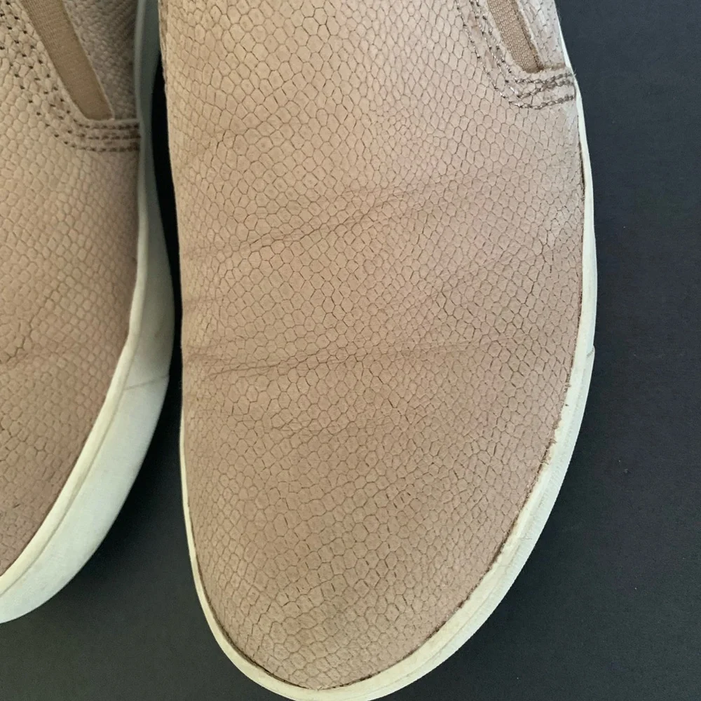 Naturalizer Loafers Women’s 10M Tan Slip-On Textured Leather Padded Insole